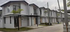 Sewa rumah rolling hills karawang barat