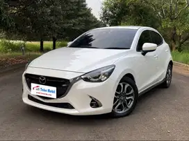 DP 7 jt Mazda 2 GT 2017 skyactive warna putih pajak panjang