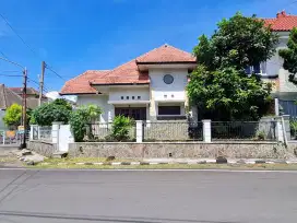 Rumah Murah Luas 215 m2 Kawasan Elite Perumahan Taman Sulfat Blimbing