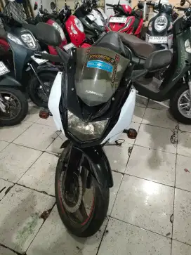 Kawasaki ninja rr  150 cc 2015 putih