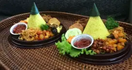 Terima pesanan nasi box dan tumpeng