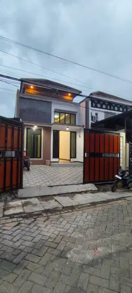 Rumah Cantik 3KT 2KM dekat UPN Gununganyar One Gate System