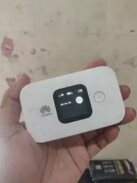 Modem WiFi Hotspot Huawei E5577, unlock All operator. Batre ori