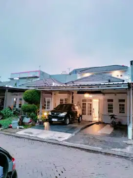 Dijual Rumah 1/2 lantai Siap huni di cluster premium