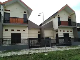 Dijual Rumah 2 unit 2 lantai murah Mojoagung jombag