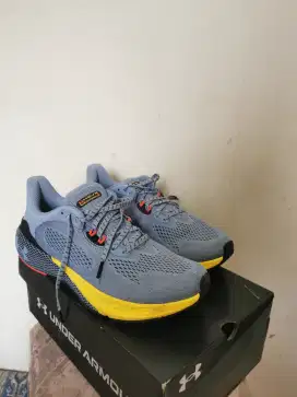 Sepatu under armour asli baru