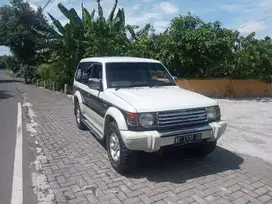 Mitsubishi Pajero 3.0 4x4 plat ag 1995 yon mobil bekas sekoto kediri