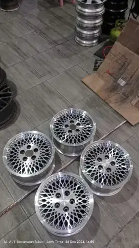 Velg oem cheroke xj R15 5x114