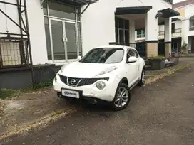 Like New - NISSAN JUKE 1.5 RX BLACK INTERIOR BENSIN A/T 2013 PUTIH