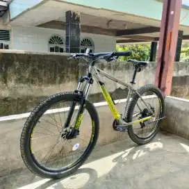 Dijual Sepeda MTB Polygon Premier 5 Kondisi Like New