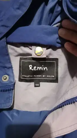 jaket gunung parasut