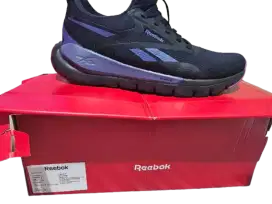 Sepatu running ori reebok hitam size 39