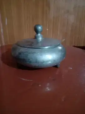 Tempat perhiasan antik