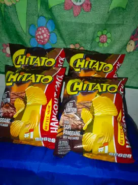 Chitato 120gram kemasan party snack rasa sapi panggang.