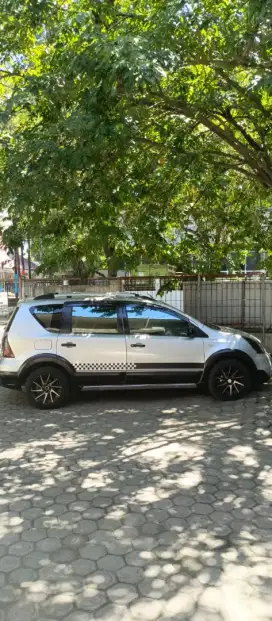 Dijual Nissan Livina metic 2 baris THN 2008