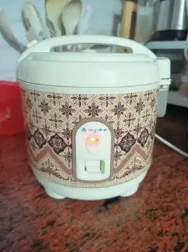 Rice Cooker Miyako 0.6 Liter