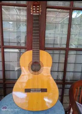 jual Gitar Akustik Yamaha C390 bekas