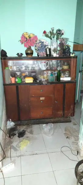Bufet jati lama antik