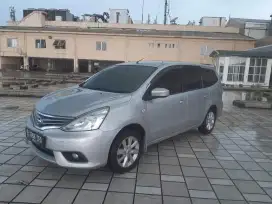 Nissan grand Livina SV At Tahun 2014 Warna Silver