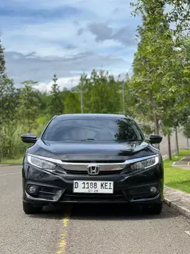 Honda Civic 1.5Turbo SEDAN '18 (D)Istimewa