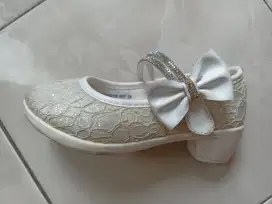 Sepatu pesta anak Fladeo