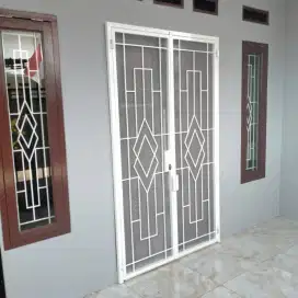 tralis jendela model minimalis