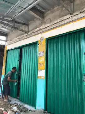 Folding gate rolling door