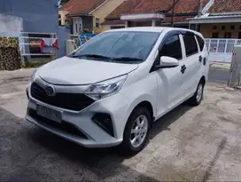 Daihatsu sigra,tipe M, manual 2023