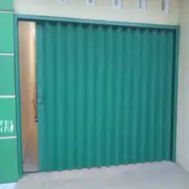 Folding gate rolling door