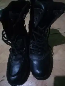 Sepatu ukuran size 39 baru sekali pake