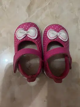 Preloved sepatu anak perempuan