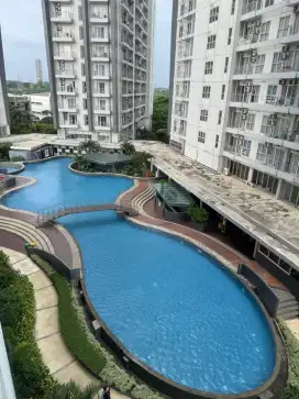Apartement type studia full furnished pemandangan arah jalan toll.