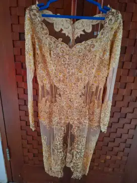 Kebaya brokat pengantin warna gold