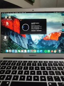 MacBook Air 2015 13 inch 8 GB internal 128