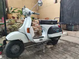 Vespa P150X Tahun 1979