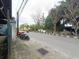 Dijual Rumah plus lahan pinggir jalan Raya