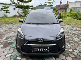 Dp 2jt. TOYOTA SIENTA V 2017 MATIC