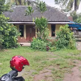 Tanah dan rumah  lokasi kromengan kabupaten Malang