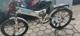 Sepeda Lipat Listrik Model MTB Biru Putih Keren