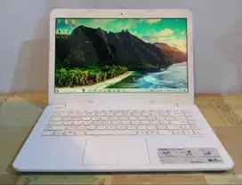 Laptop Asus E402Y - Pemakaian Pribadi