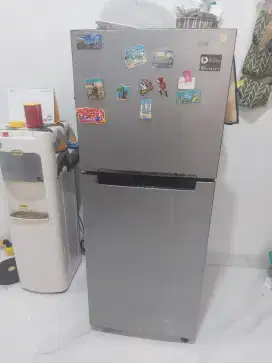 Kulkas 2 Pintu Samsung 200 Liter Masih Garansi