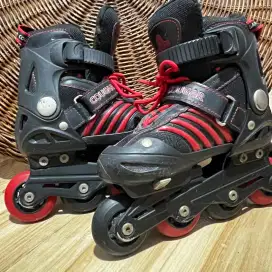 Sepatu roda Anak Inline Skate Cougar (Size 30-33) bisa dirubah2 ukuran