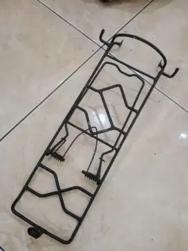 Rak besi tengah satria fu karbu