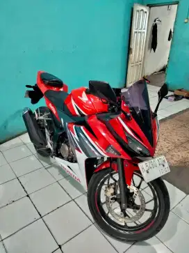 Honda CBR 150R 2016