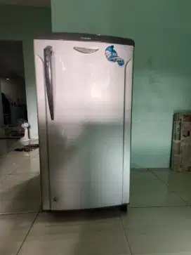 FREEZER TOSHIBA GF-K149VI