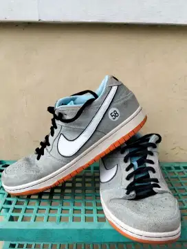 Sepatu Nike SB Dunk