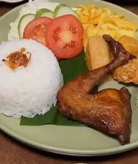 Dibutuhkan tenaga kasir dan pramusaji kedai nasi di parung panjang