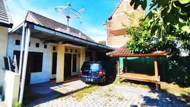 di jual rumah di jln Gili air Tamansari mataram