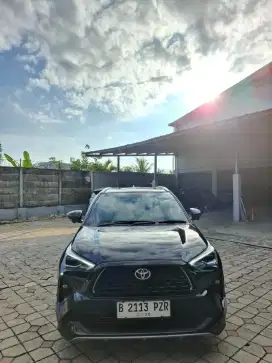 Yaris cross 2023 hybrid matic. Km 10rb antik