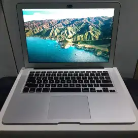 Macbook air 2017 layar 13 inch ram 8gb ssd 128gb fullset ex ibox